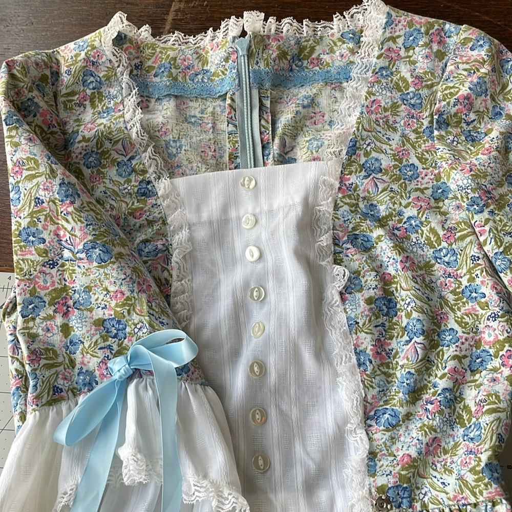 Vintage/handmade ca1976 dress w overskirt to celebrate bicentennial, blue calico - Picture 13 of 13
